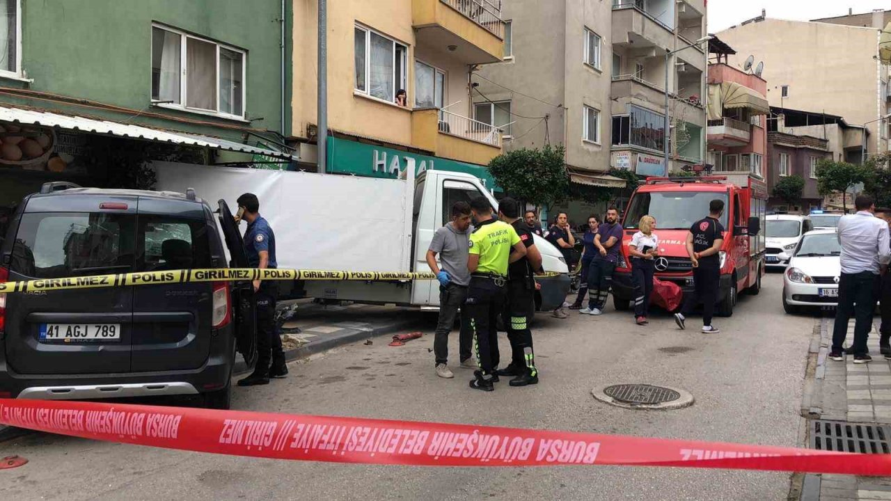 Fabrika işçisini ecel kaldırımda yakaladı