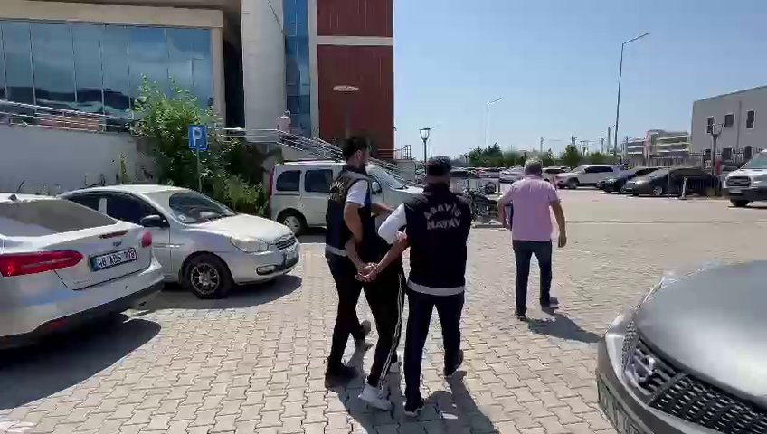 Aranan şahıs Adana’da yakalandı
