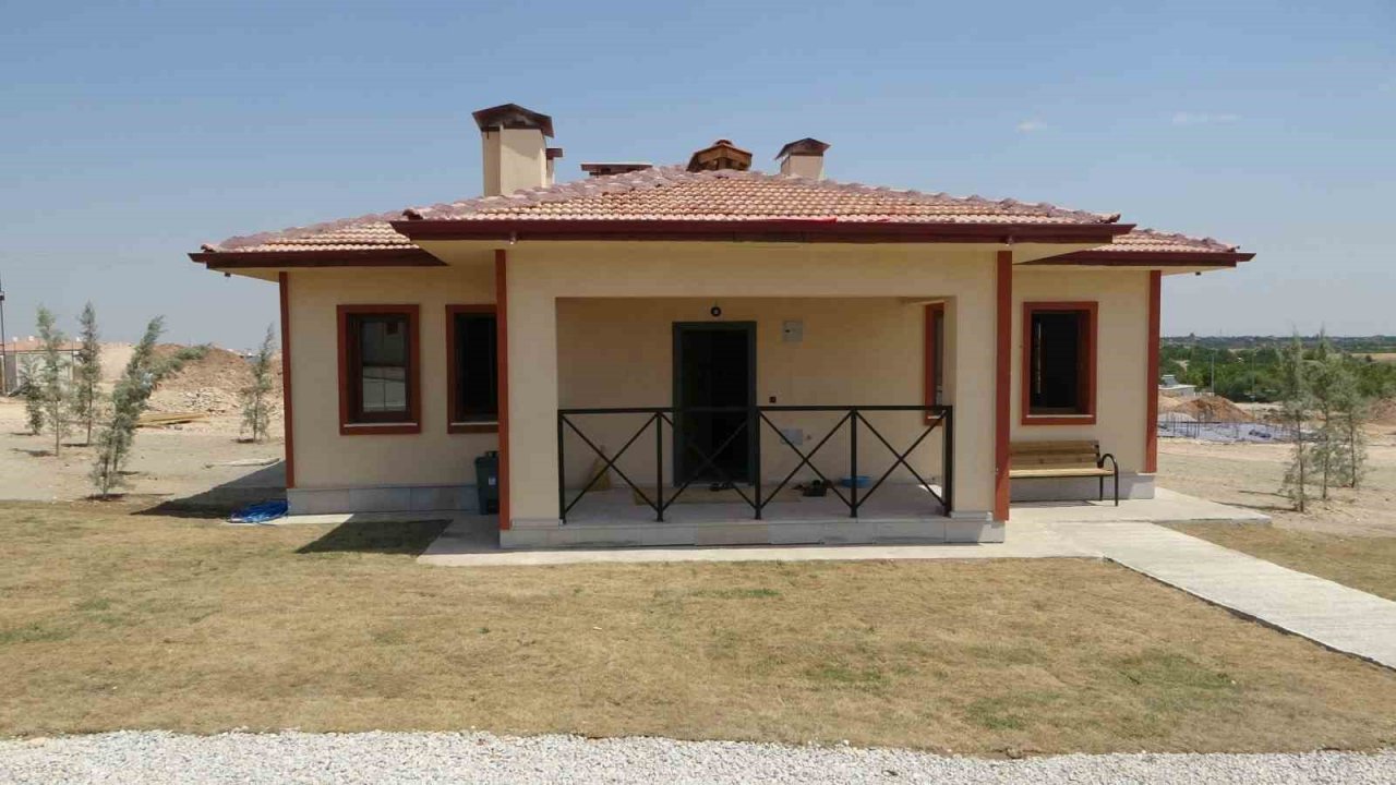 Malatya’da tamamlanan köy evleri hak sahiplerine teslim ediliyor
