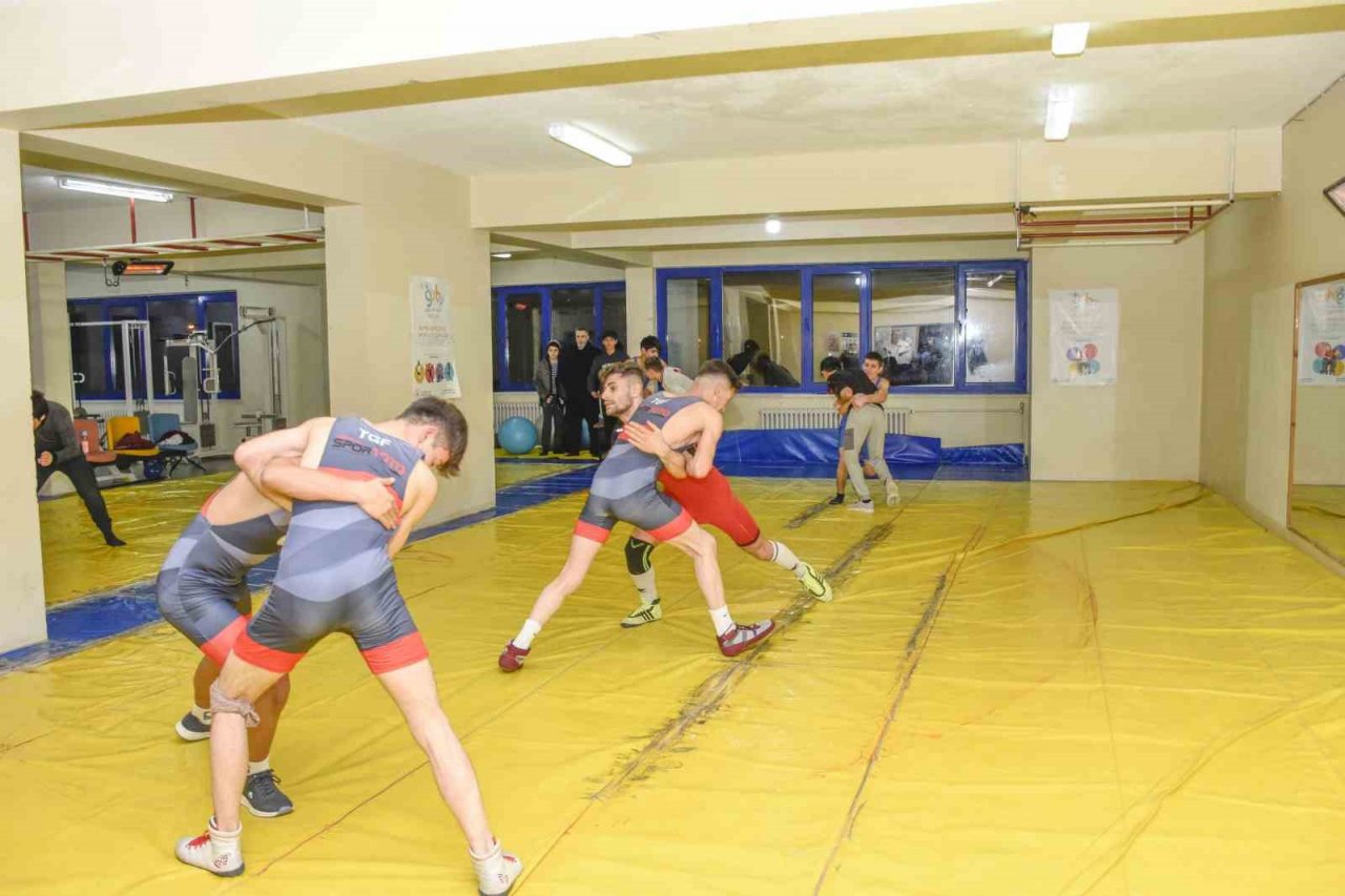 Karacabey’de spora ilgi artarak devam ediyor