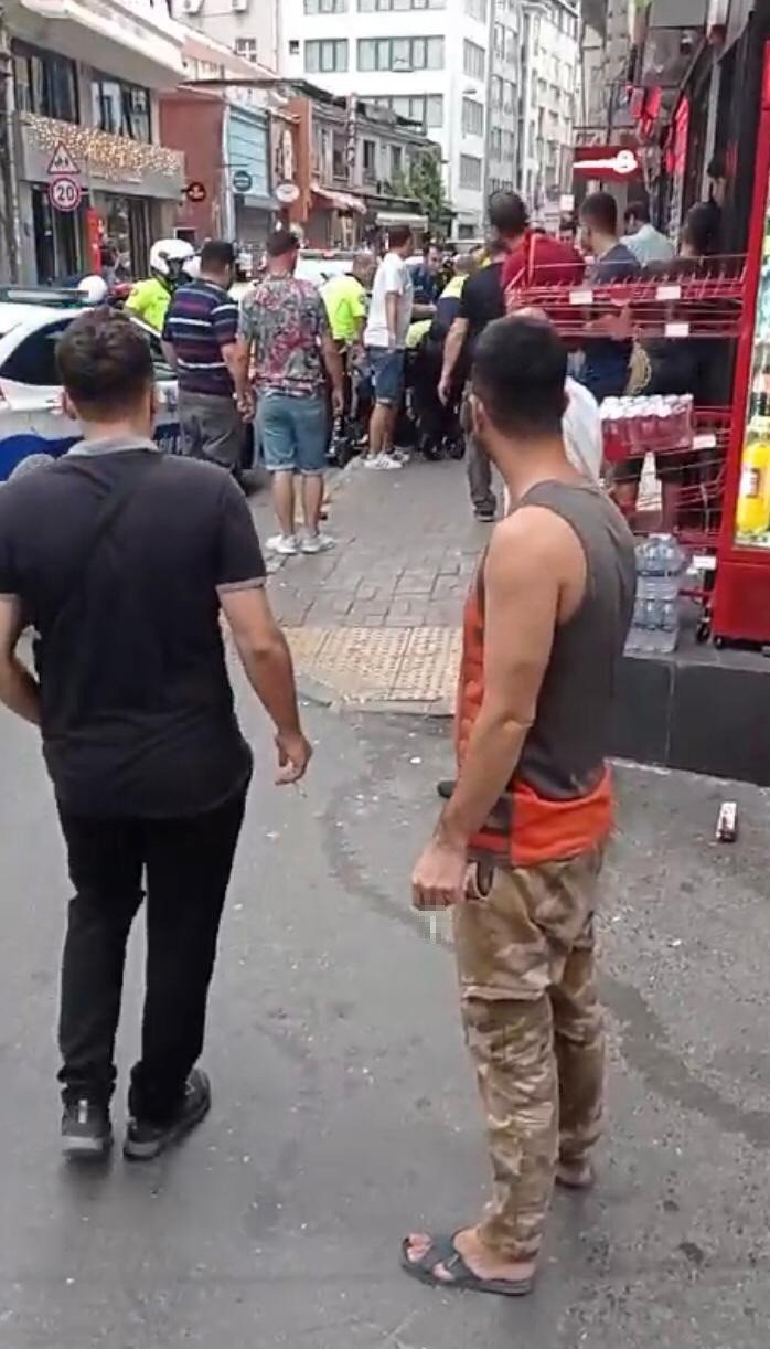 Kaza sonrası polisle tartışıp küfür eden adam gözaltına alındı