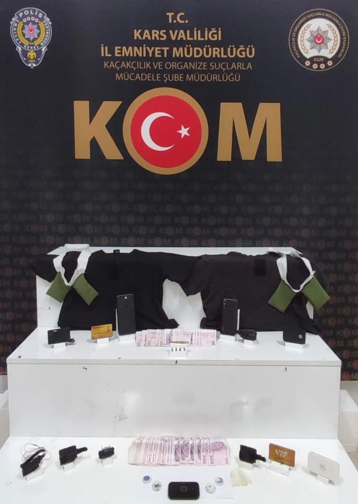 Kars’ta sürücü kursu sınavına polisten operasyon