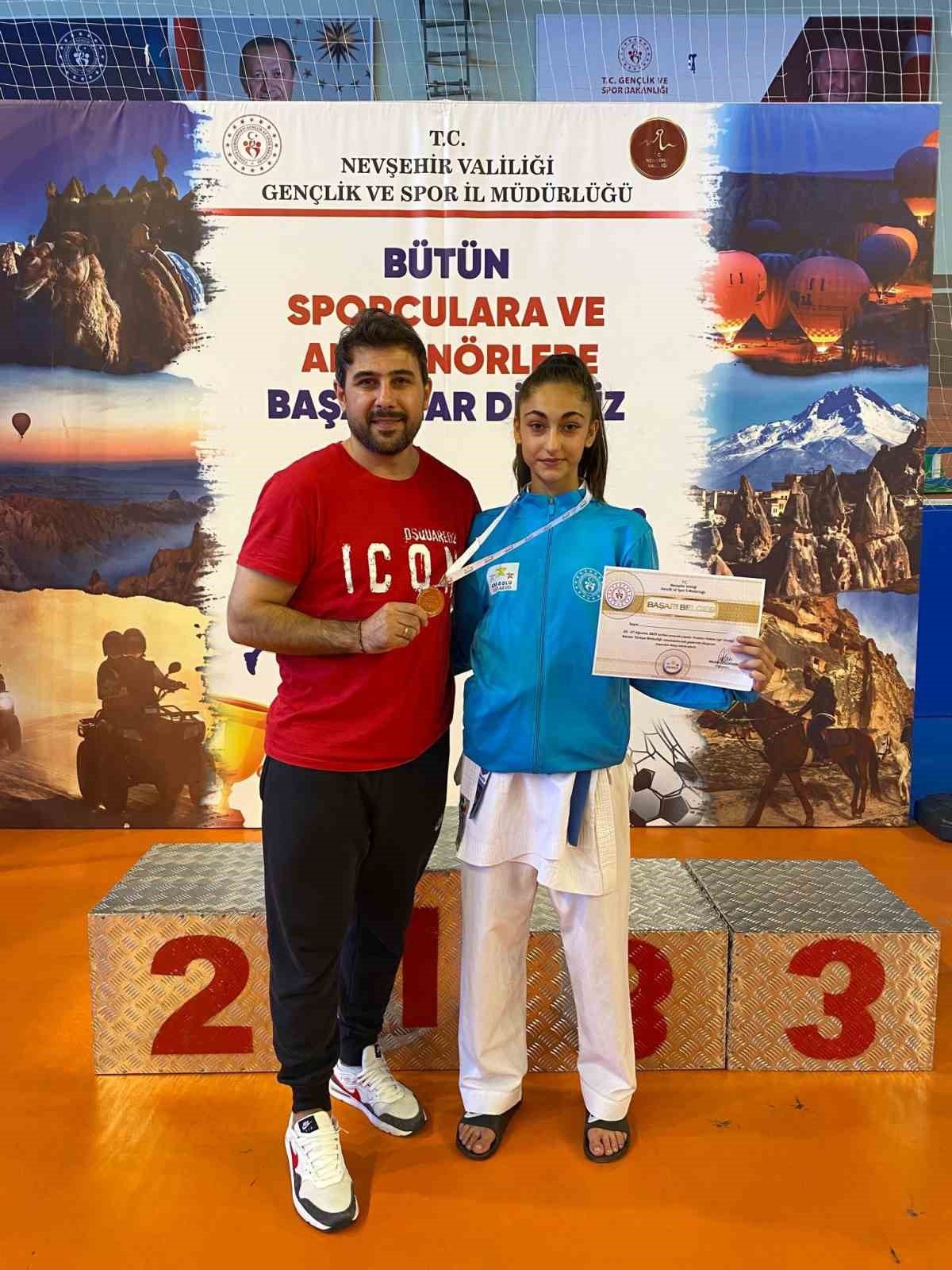 Karateciler Birincilikle Döndü