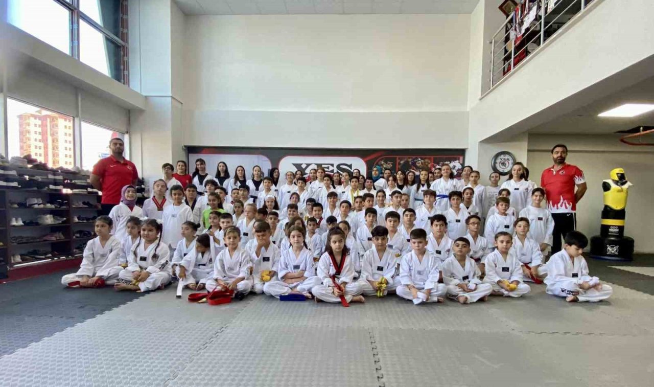 Geleceğin şampiyonları kuşak atladı