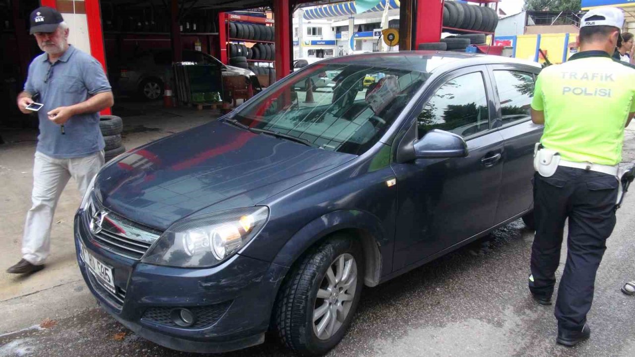 Otomobil ile çarpışan motosikletin sürücüsü yaralandı