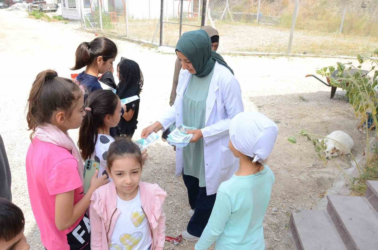 Kur’an kursu öğrencileri hayvan barınağını ziyaret etti