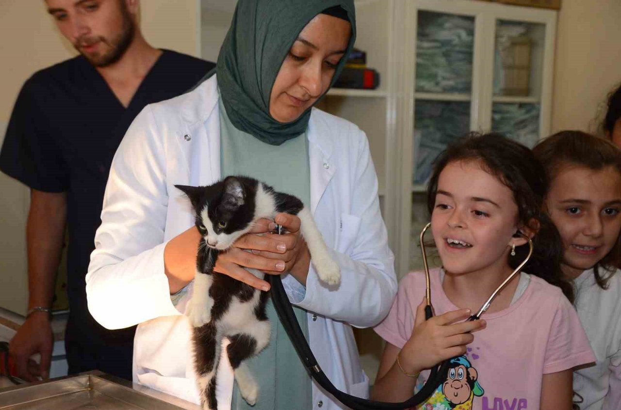 Kur’an kursu öğrencileri hayvan barınağını ziyaret etti