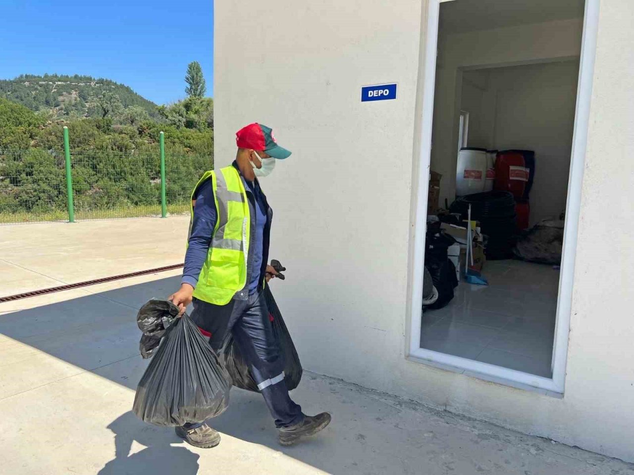 Menteşe’de bir yılda 11 bin ton atık toplandı