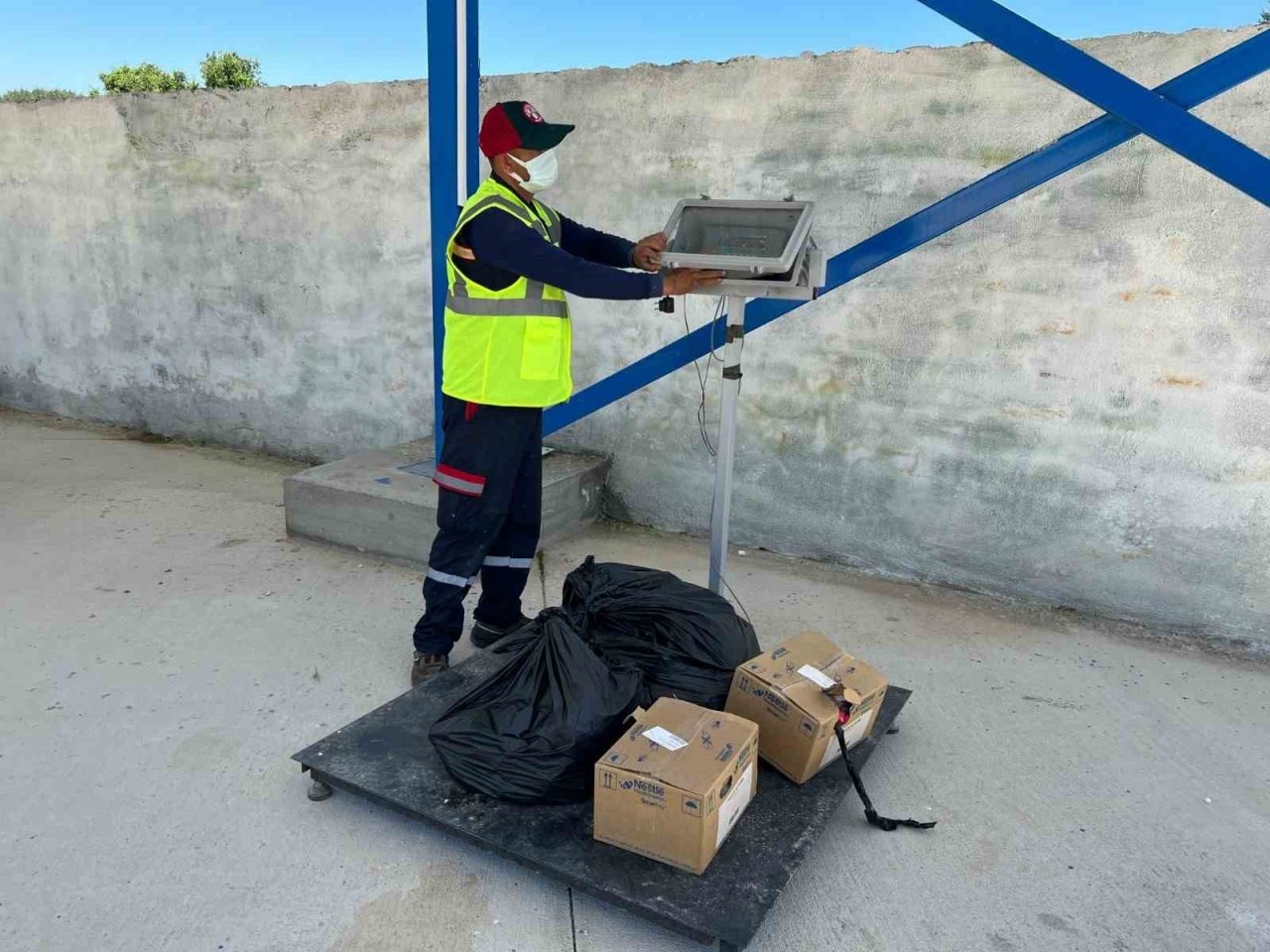 Menteşe’de bir yılda 11 bin ton atık toplandı