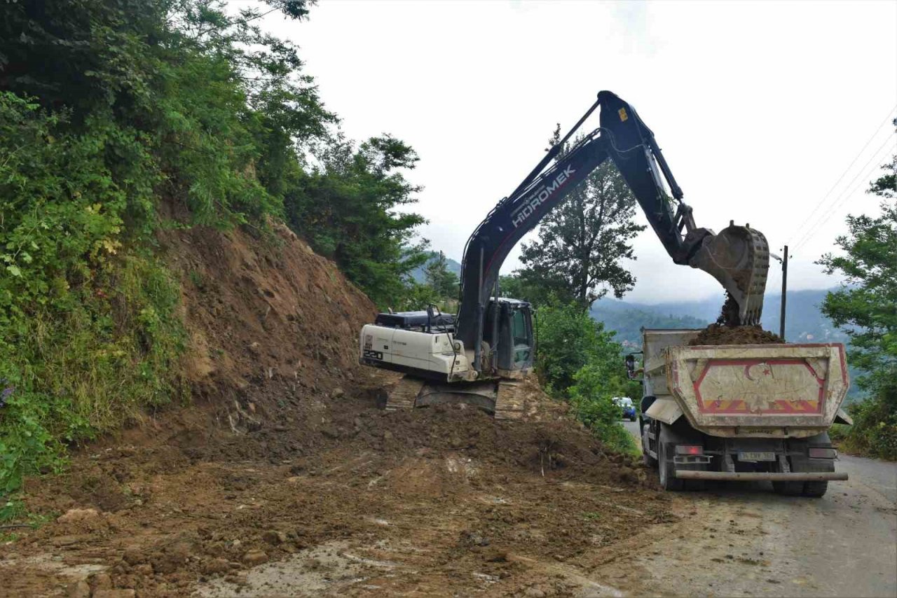 Başkan Tören: “Tüm ekiplerimiz ile sahadayız”