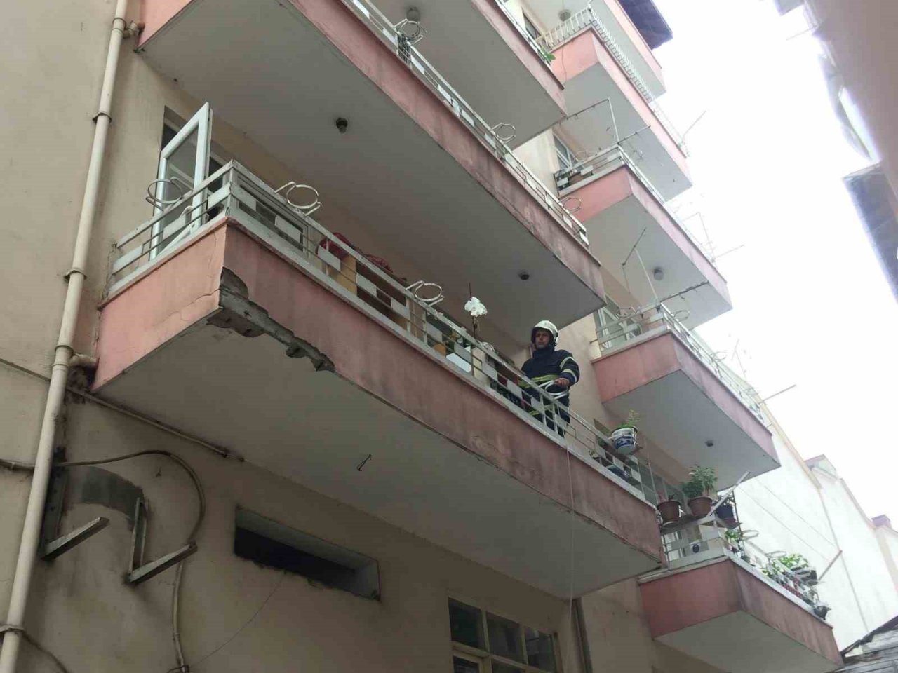 Ordu’da apartmandan gelen gaz kokusu ekipleri harekete geçirdi