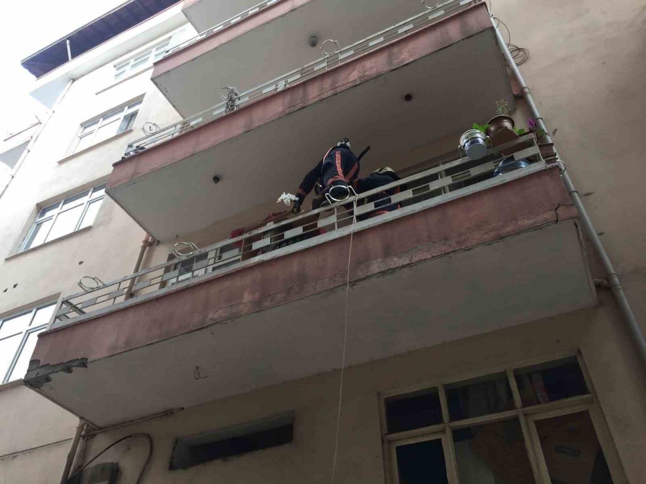 Ordu’da apartmandan gelen gaz kokusu ekipleri harekete geçirdi