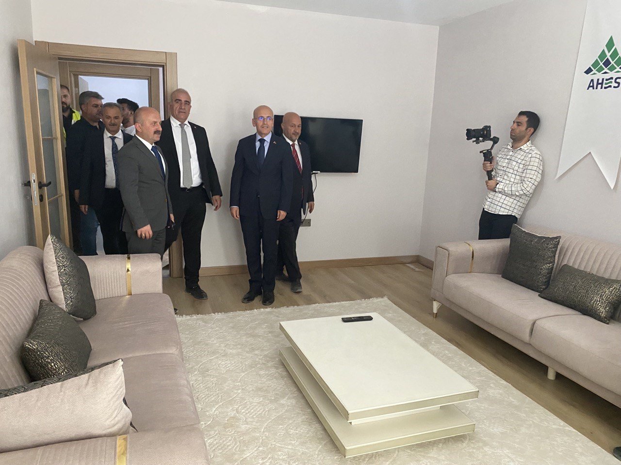 Bakan Şimşek Adıyaman’da temaslarda bulundu