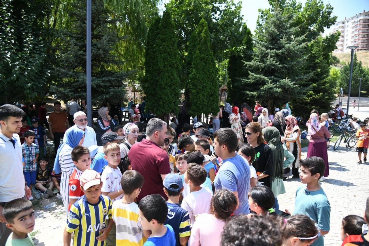 Pursaklar Belediye Başkanı Çetin piknikte çocuklarla bir araya geldi