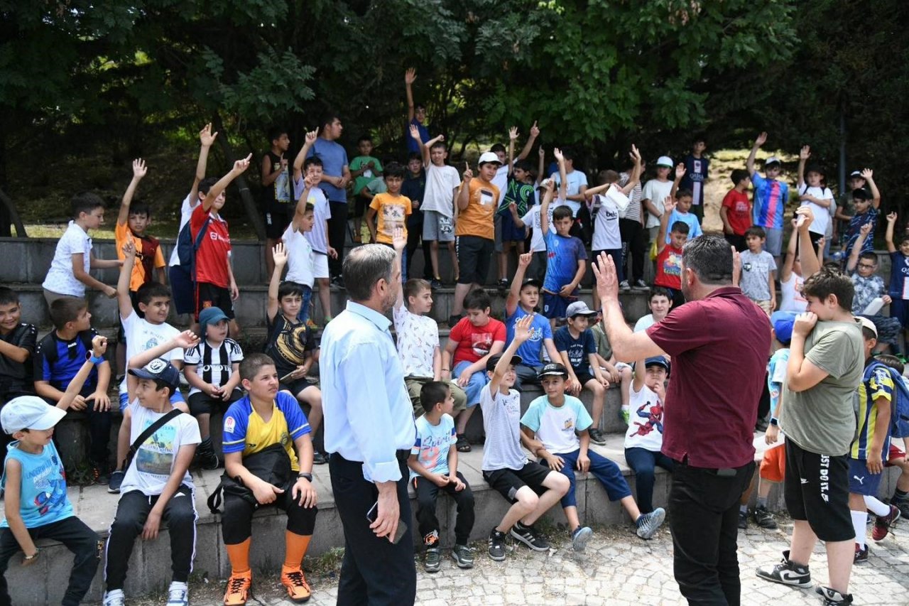 Pursaklar Belediye Başkanı Çetin piknikte çocuklarla bir araya geldi