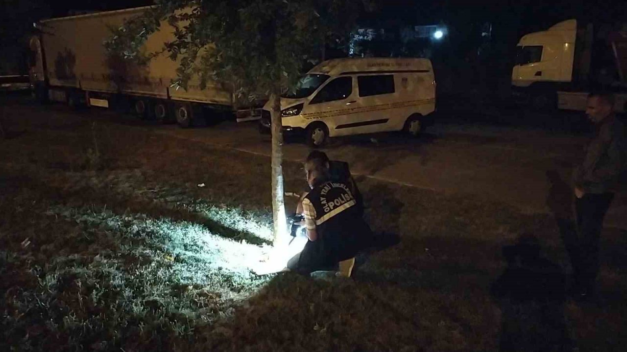 "Dur" ihtarına uymadılar, yanlarındaki tabancayı atıp kaçmaya çalıştılar