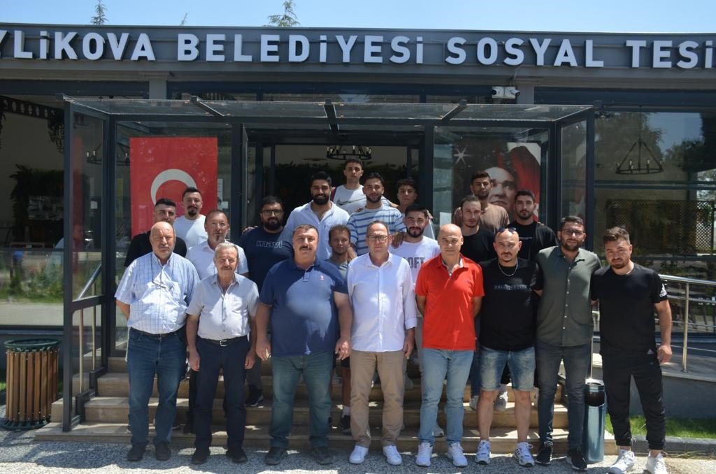 Beylikovaspor’dan transfer şovu