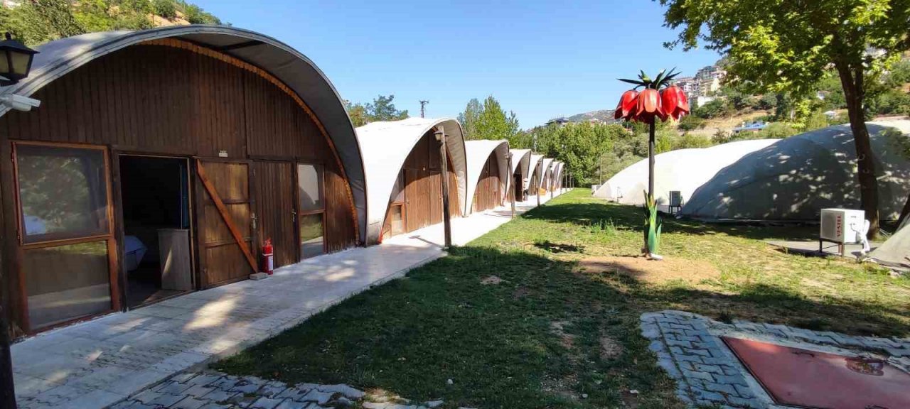 Munzur Vadisi’nde çadır otele yoğun ilgi