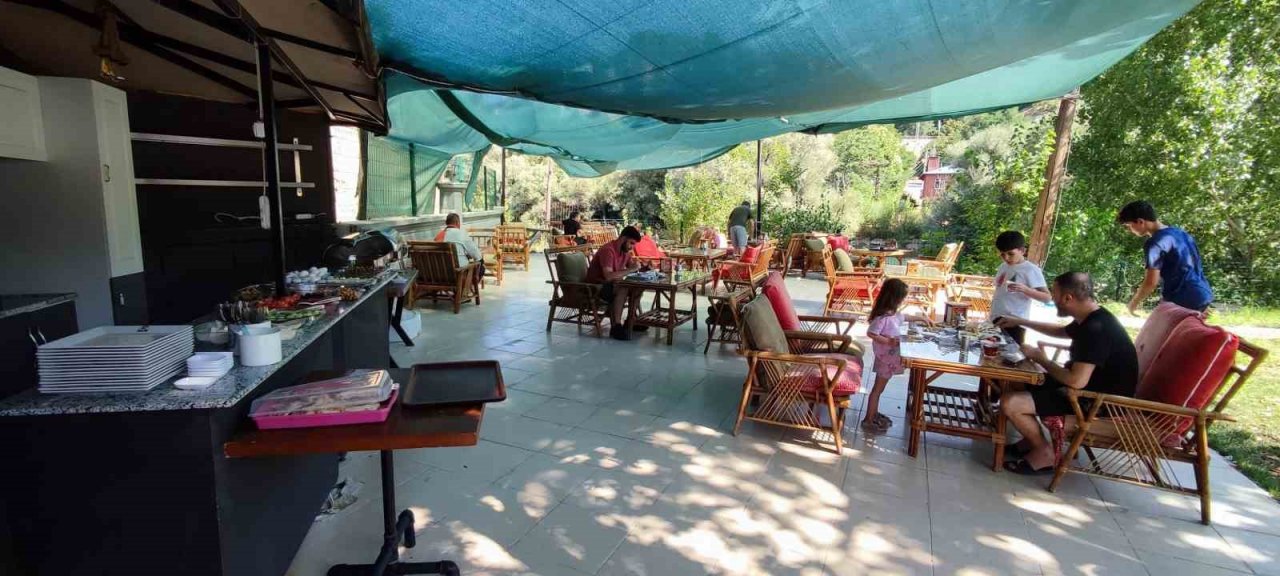 Munzur Vadisi’nde çadır otele yoğun ilgi