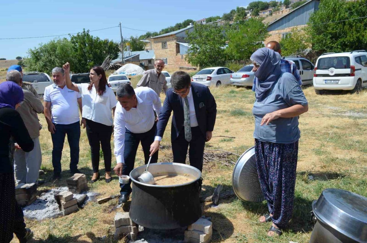 Aşure etkinliği birlik beraberlik şölenine dönüştü