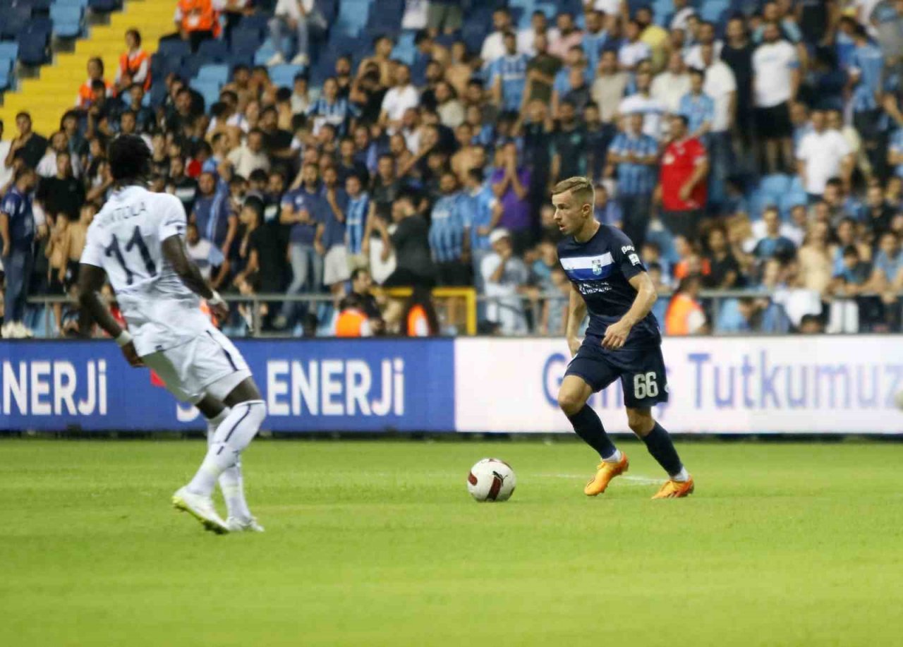 UEFA Avrupa Konferans Ligi: Y. Adana Demirspor: 2 - Osijek: 0 (İlk yarı)