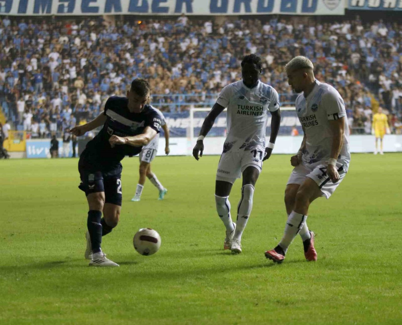 UEFA Avrupa Konferans Ligi: Y. Adana Demirspor: 2 - Osijek: 0 (İlk yarı)