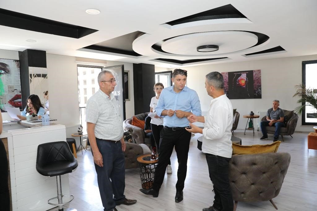 İpekyolu’ndaki kuaför ve güzellik salonları denetlendi