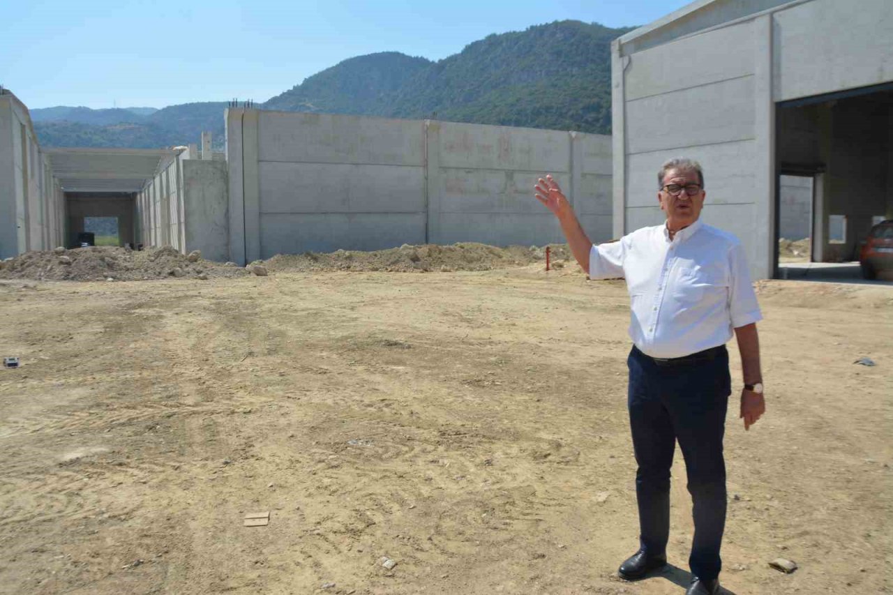 Söke’nin Lisanslı Deposu’nun yapımı devam ediyor