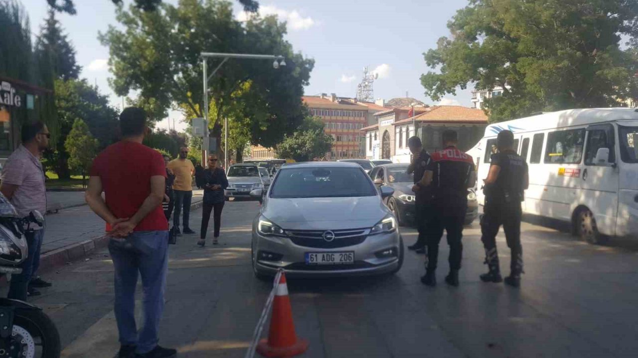 Afyonkarahisar polisinden asayiş ve trafik denetimi