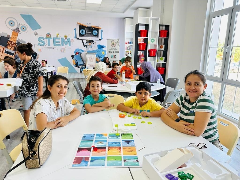 Afyonkarahisar’da STEAM atölyeleri açıldı