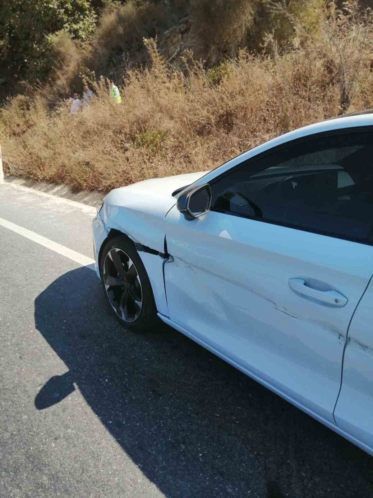 3 Aracın Karıştığı Kazada 3 Kişi Yaralandı