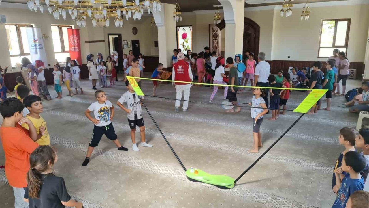 Balıkesirli gençler hem din eğitimi alıyor, hem spor yapıyor