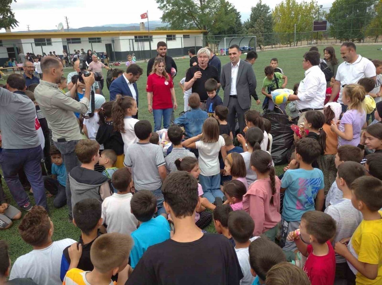 Balıkesirli gençler hem din eğitimi alıyor, hem spor yapıyor