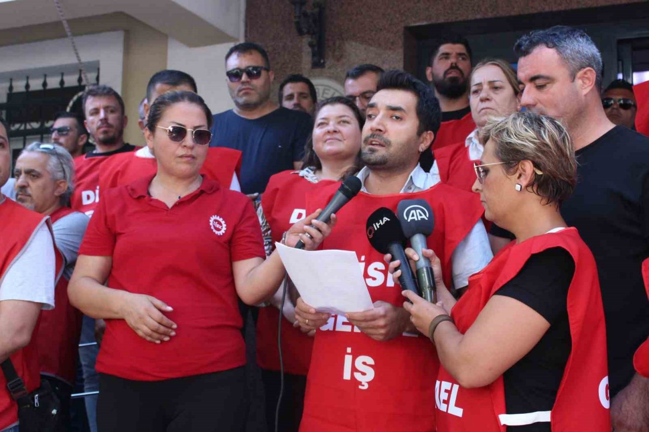 Bornova Belediyesinde bin 200 işçiden iş bırakma eylemi