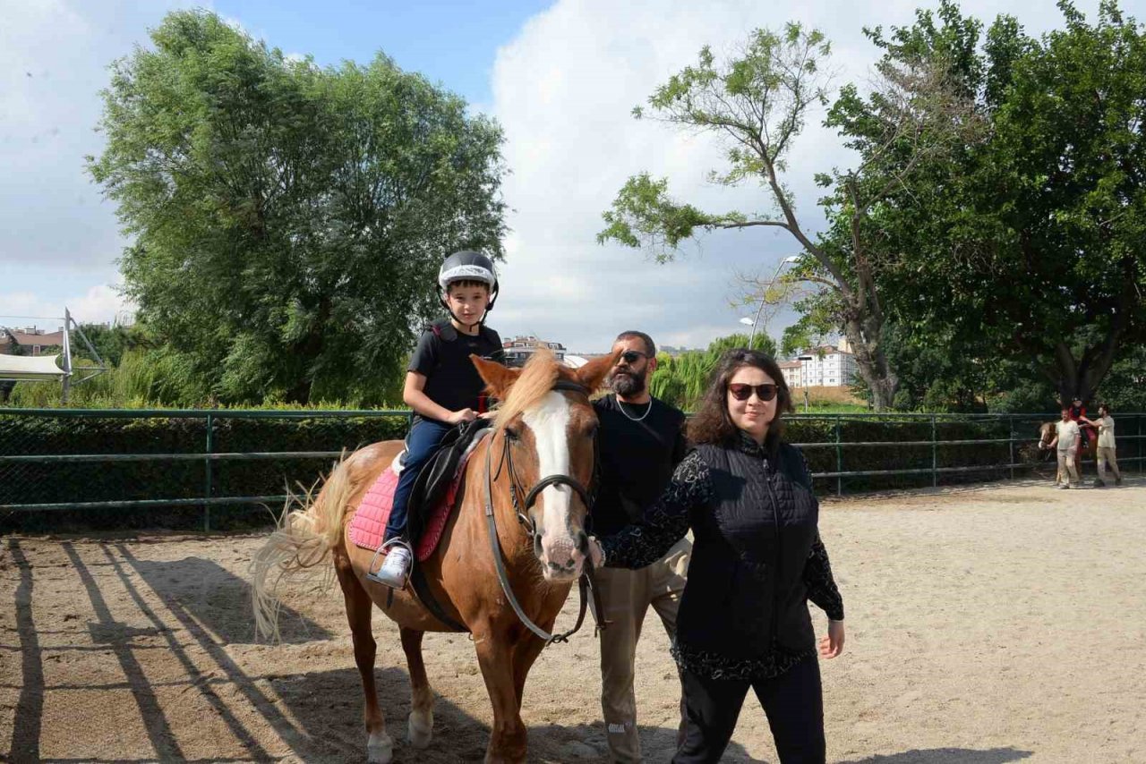 Bozüyük Belediyesi’nin ücretsiz Eskişehir gezisinde harika bir gün geçirdiler