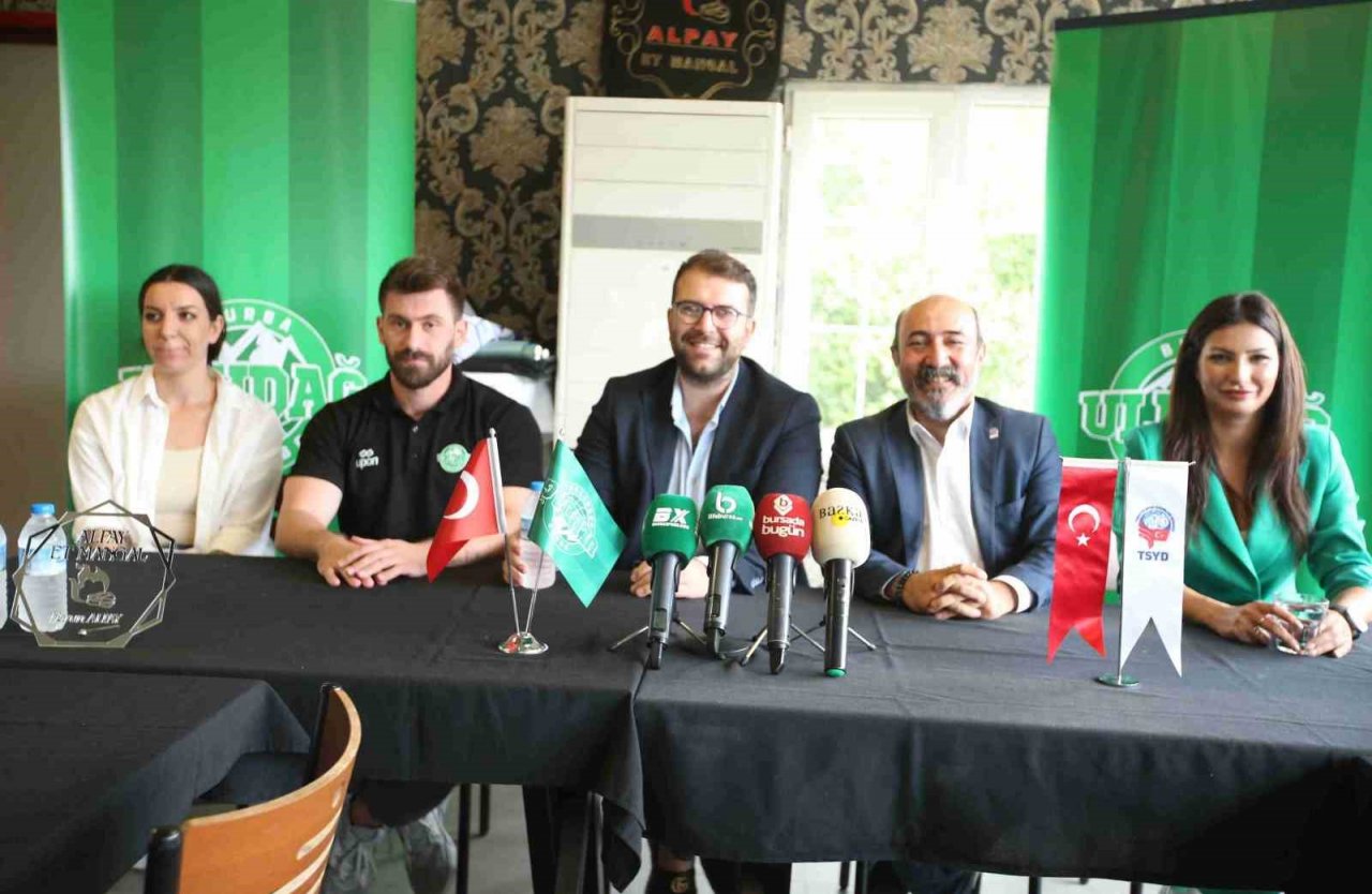 Bursa Uludağ Kadın Basketbol Takımı’nda hedefler büyük