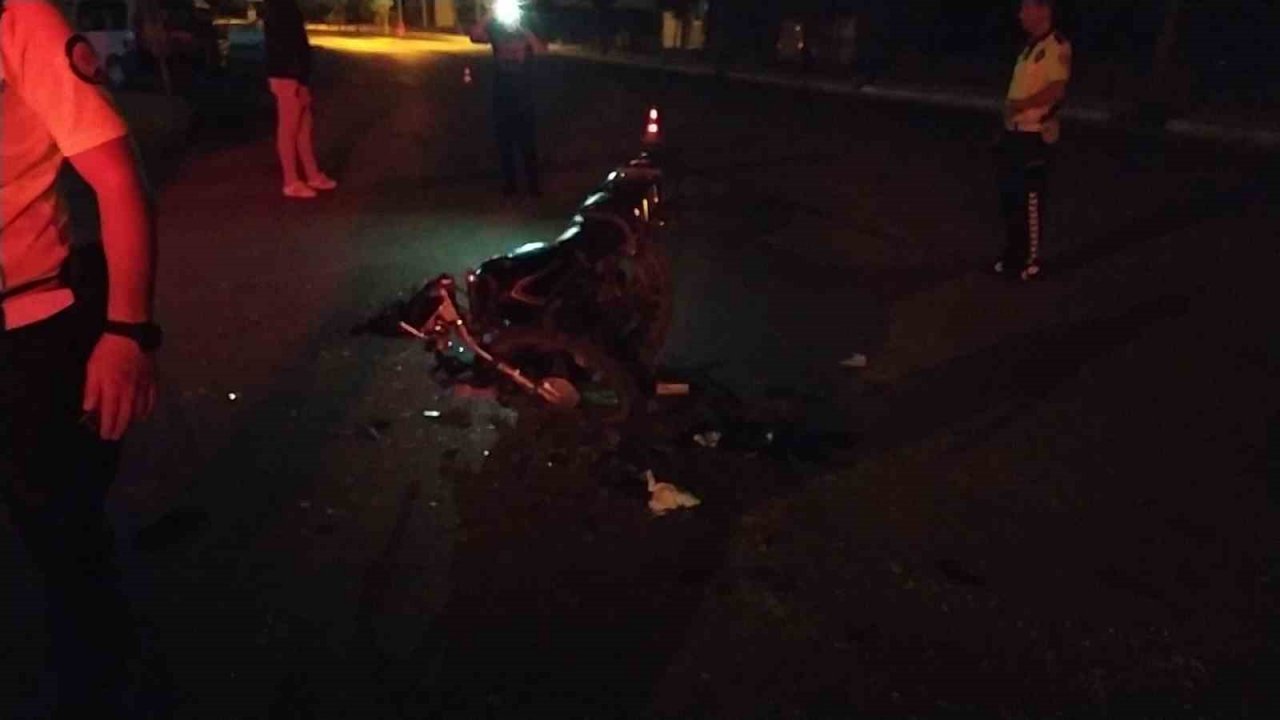 Otomobil ve motosiklet çarpıştı: 1 ağır yaralı