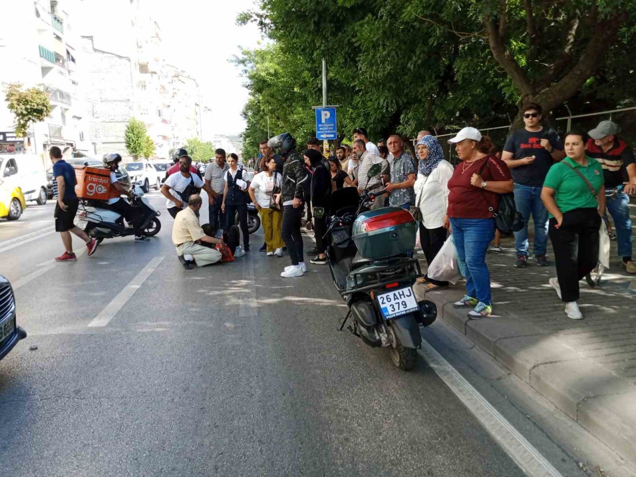 Kadın kurye ölümden döndü