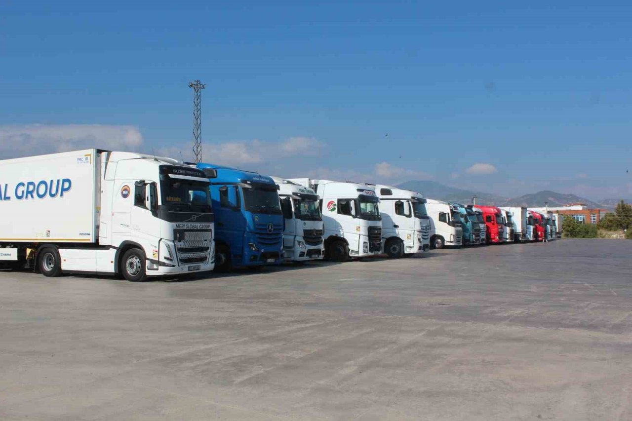 Sultani üzümde ilk ihracat tırları yola çıktı