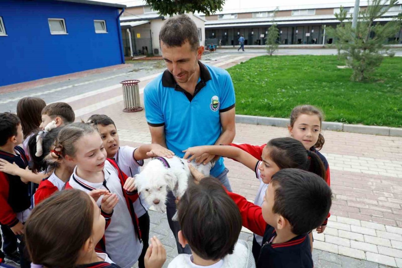 İnegöl Belediyesi barınağını ayda 400 kişi ziyaret ediyor