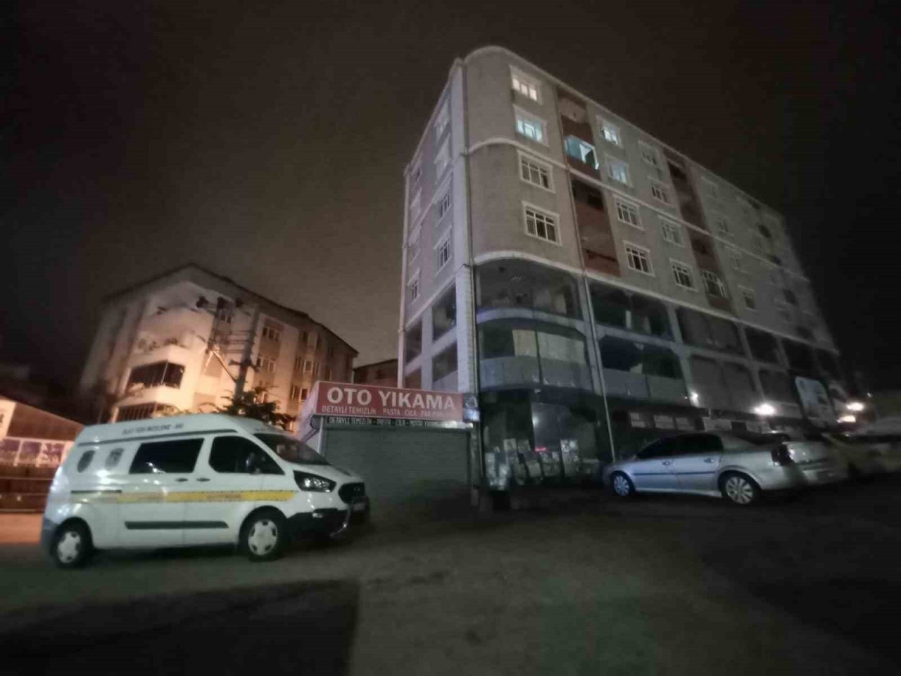 6. kattan düşen 19 yaşındaki genç hayatını kaybetti