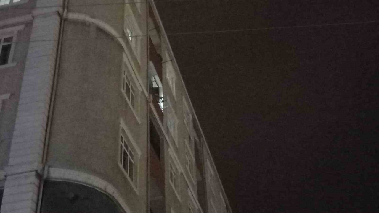 6. kattan düşen 19 yaşındaki genç hayatını kaybetti