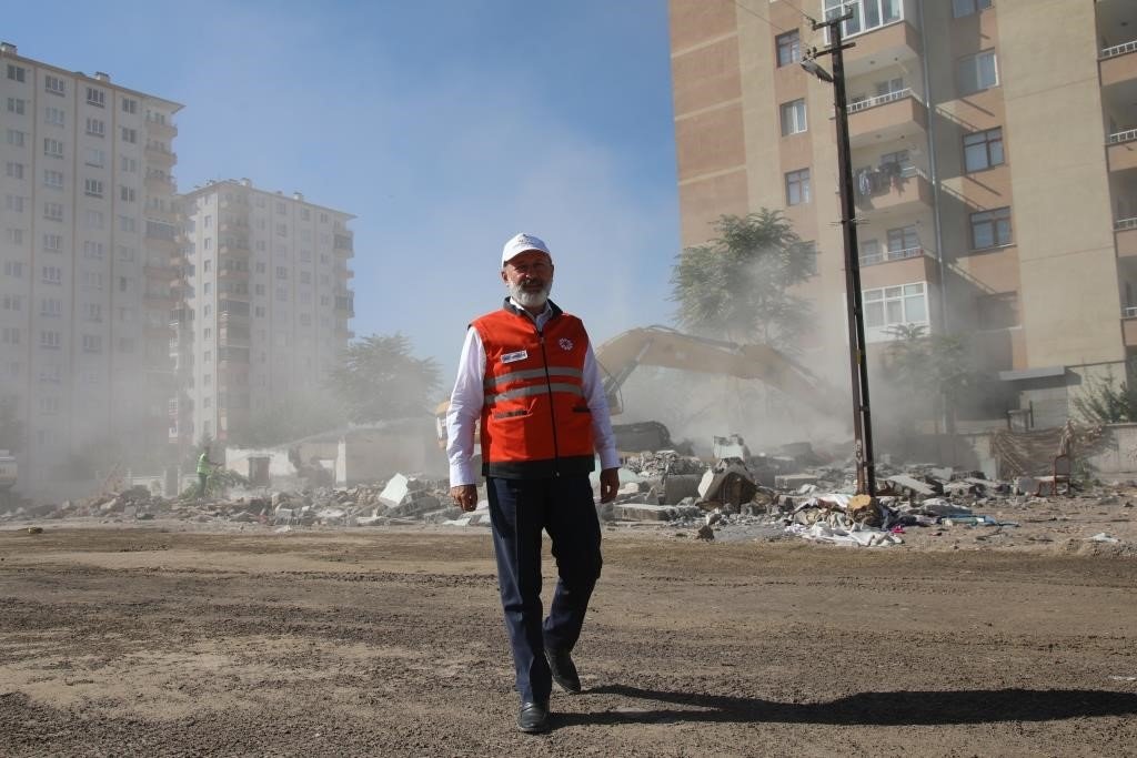 Başkan Çolakbayrakdar: "50 yıllık sorunları çözerken Kocasinan’ın gelecek 50 yılını planlıyoruz"