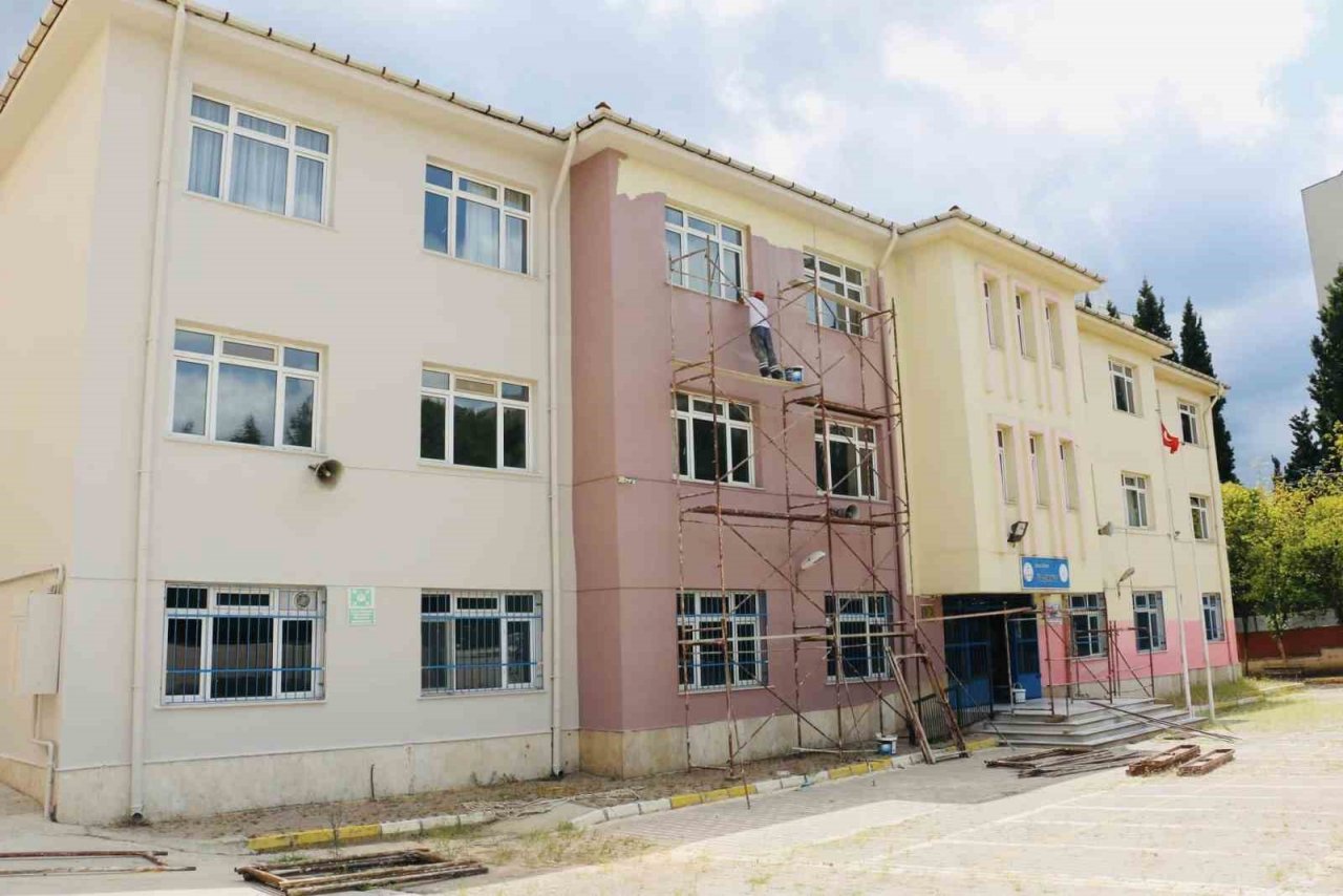 Körfez’de okullar yeni döneme hazırlanıyor