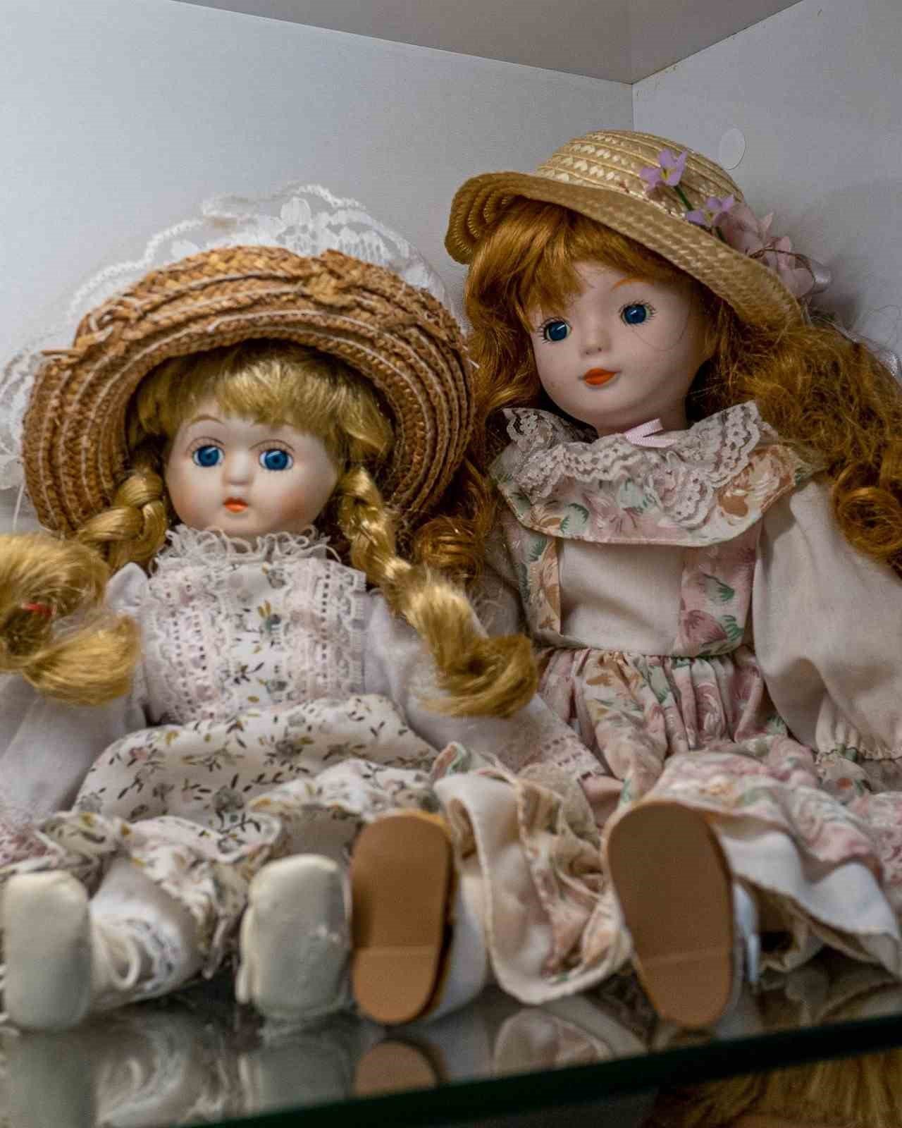 Kuşadası’ndaki porselen bebek sergisi yoğun ilgi görüyor