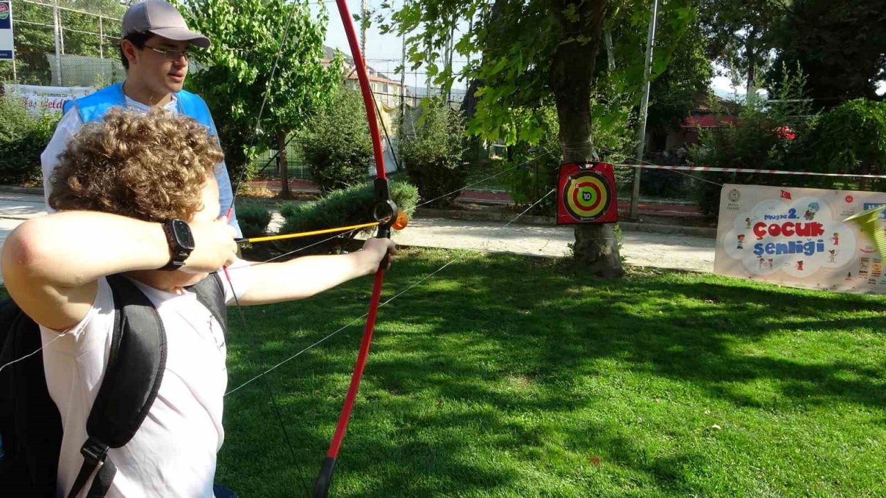 Muğla’da çocuklar şenlikte buluştu