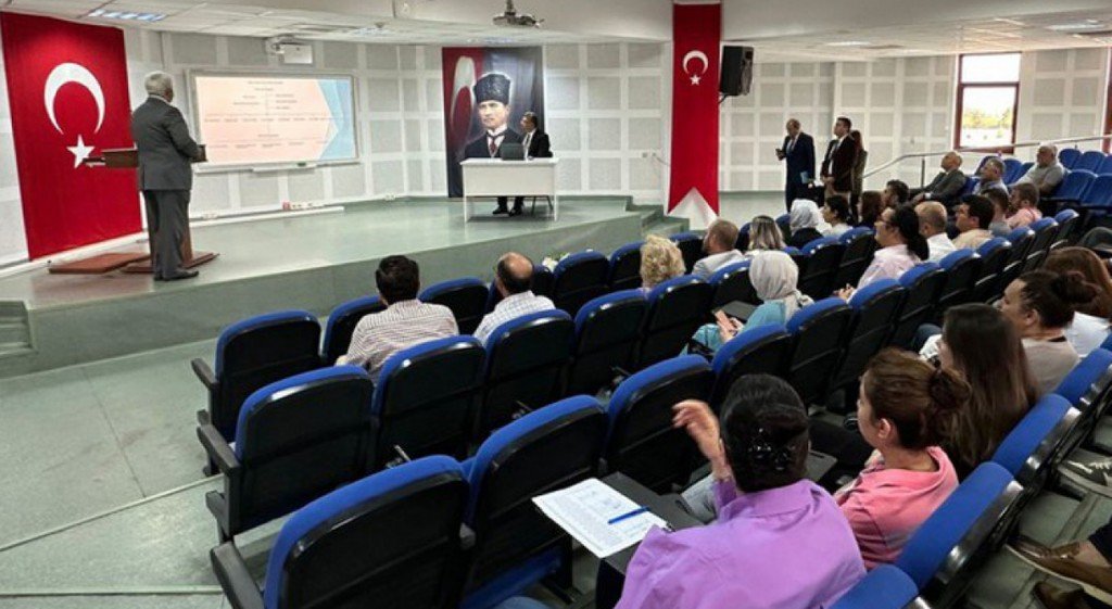 Rektör Kızıltoprak: "Uluslararası öğrenciler birer kültür elçimiz olacak"