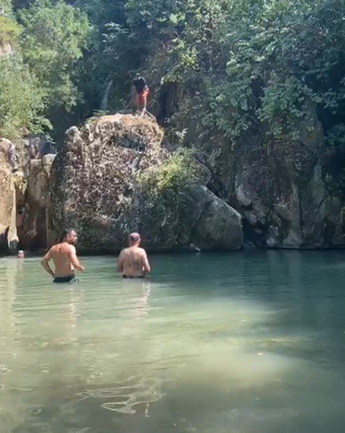 Sıcaktan bunalanlar şelalelere akın etti