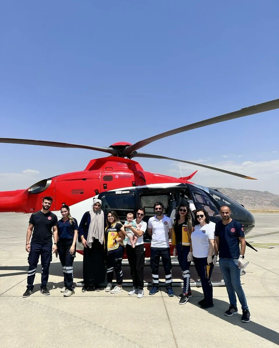 Boğazına çengelli iğne kaçan bebek Şanlıurfa’da sağlığına kavuştu