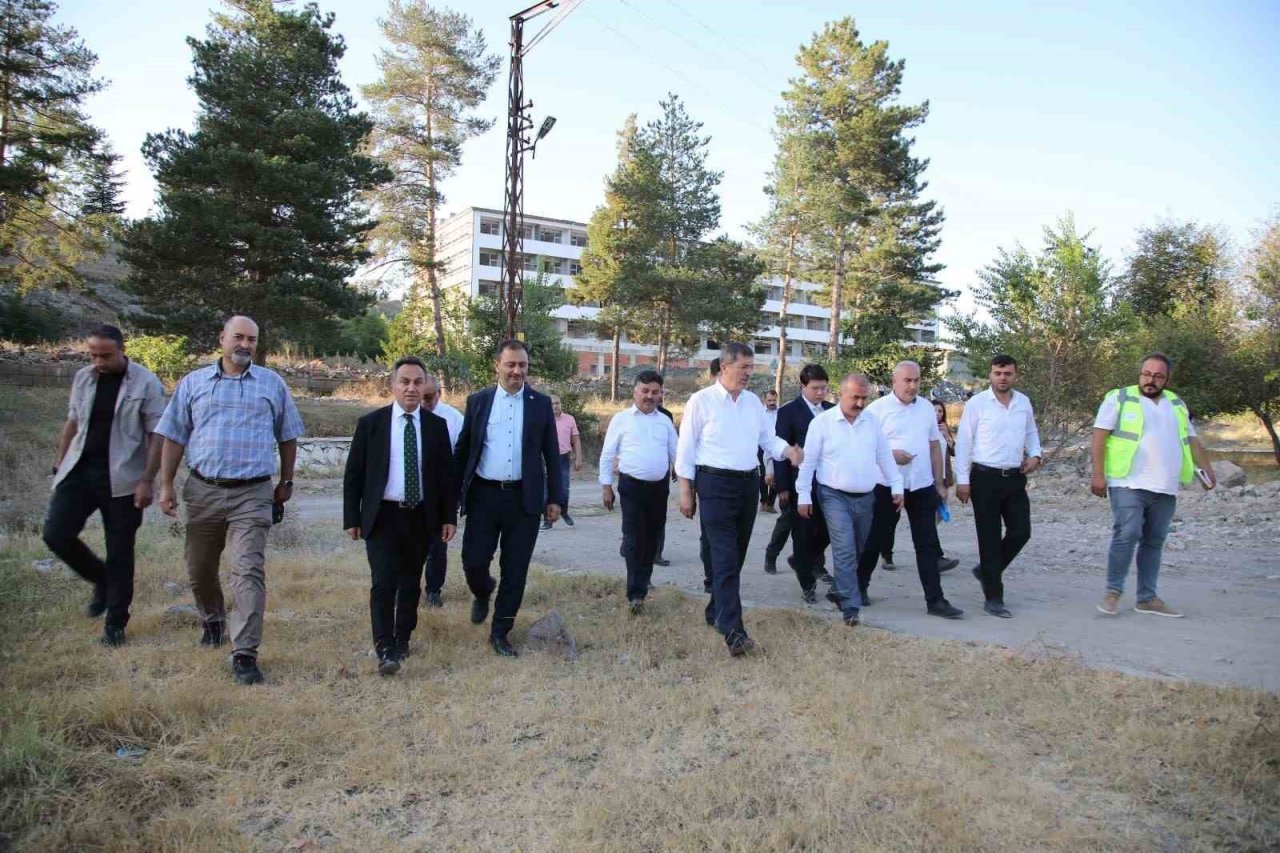 34 bin metrekare alana yapılan rehabilitasyon merkezinin çalışmaları hız kesmeden devam ediyor